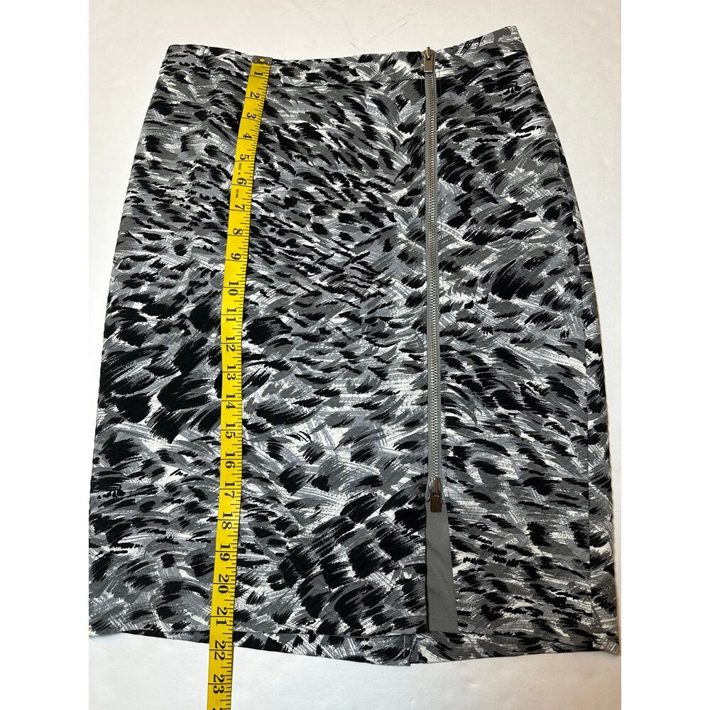 Talbots Jacquard Pencil Skirt Black Gray White Lined Asymmetrical Zip Size 4P - Picture 2 of 6
